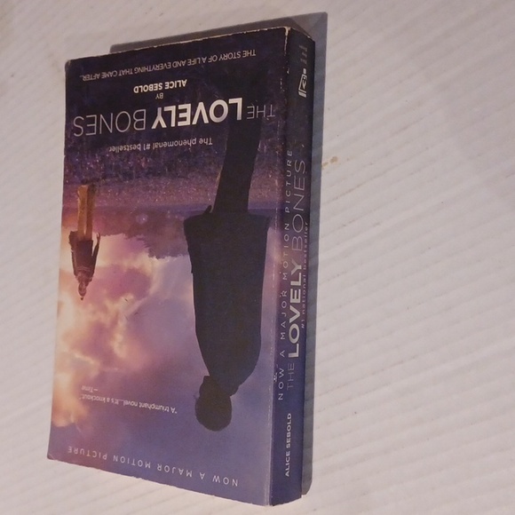 $4 Add-on "The Lovely Bones" by Alice Sebold - Paperback Novel - Picture 3 of 8
